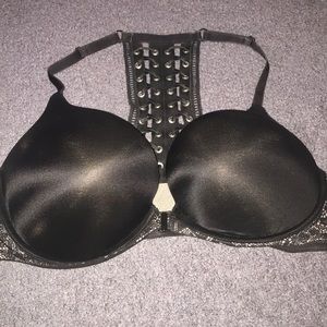 Razor back bombshell bra